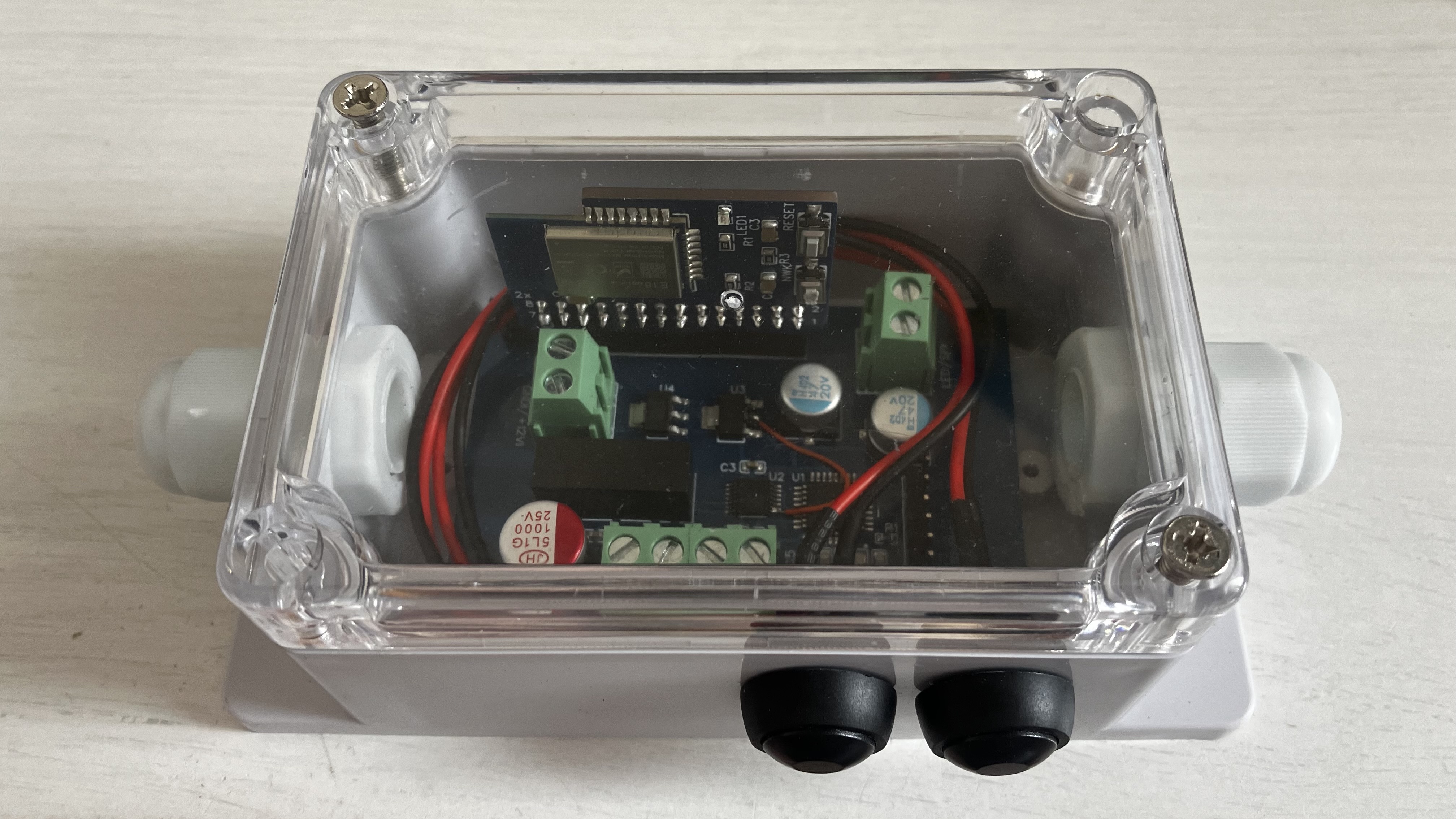 Interface WIEGAND ZIGBEE dans son boîtier étanche
